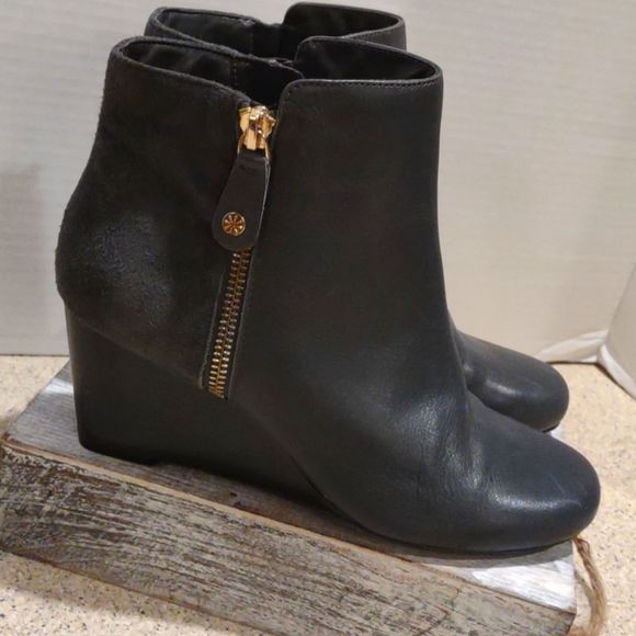 👍 Isaac Mizrahi Grey Booties Size 7 W.        A3 - Picture 1 of 6